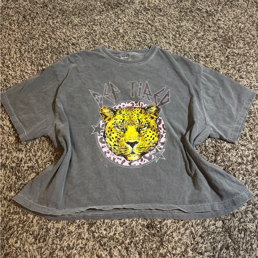 Comfort Colors Leopard Graphic Tee Shirt – Vintage Wash Gray – Size XL